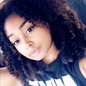 Meet your Posher, Candice